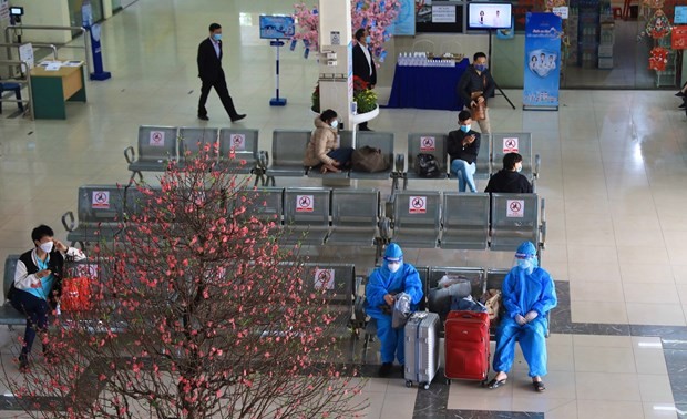 Vietnam records 15,000 more cases of COVID-19 on Friday 