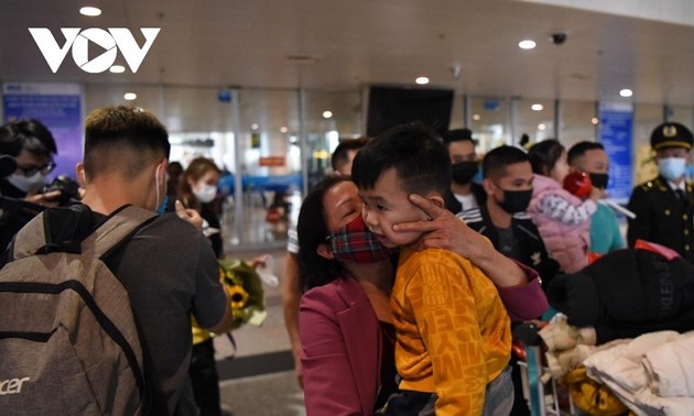 1,200 Vietnamese return home safely from Ukraine 