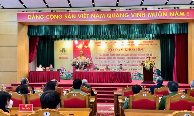 Seminar highlights value of Party leader’s book on socialism in Vietnam  