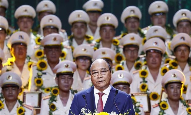 63 commune police chiefs honored for “living in the people’s hearts”