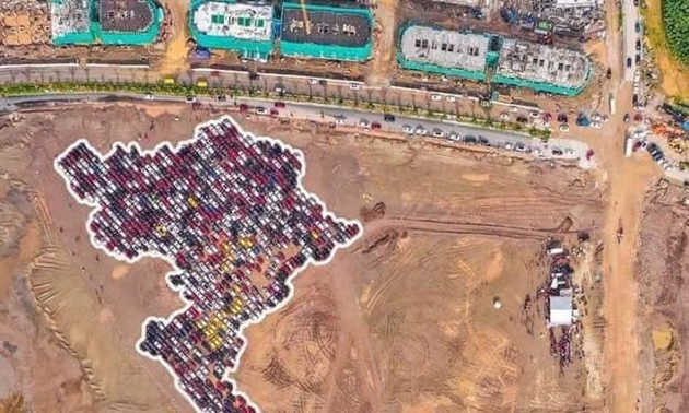 1,700 cars shape the map of Vietnam 