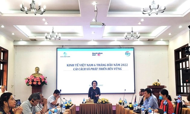Think tank updates Vietnam's economic outlook 2022 at 6.9% growth 
