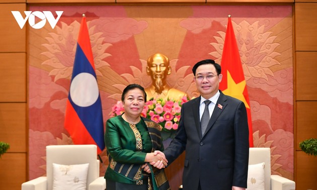 Vietnam, Laos develop NA relationship into a model of parliamentary cooperation