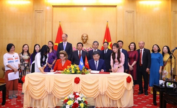 Ho Chi Minh National Academy of Politics sign MoU on cooperation with UNDP