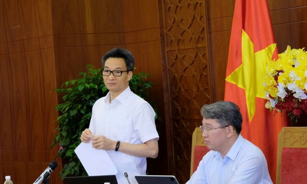 Deputy PM works with Khanh Hoa on digital transformation 