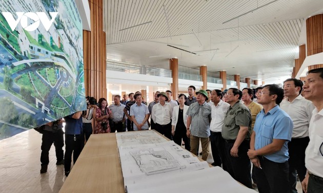 PM inspects construction of 3 large hospitals in Ha Nam 