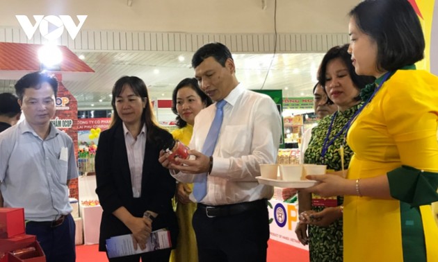 Vietnam-Da Nang Fair offers products via 150 booths  