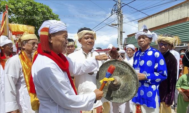 Cham ethnic people celebrate Kate Festival