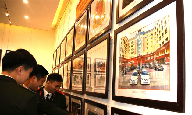 Photos of President Ho Chi Minh's bodyguards on display