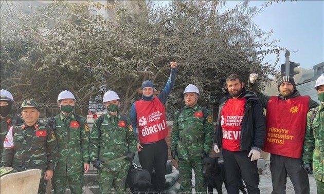 Vietnam military rescuers find more earthquake victims in Turkey, police team complete mission