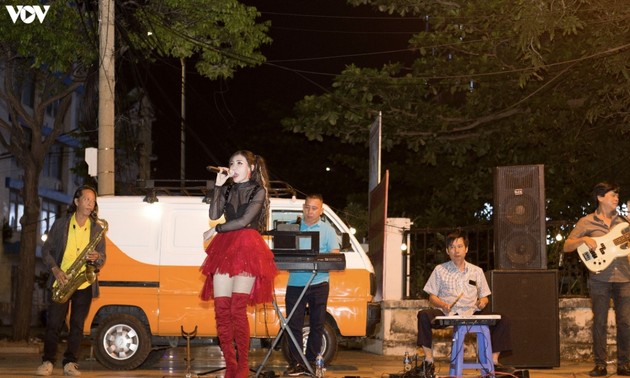 Street music enlivens evenings in Ba Ria-Vung Tau