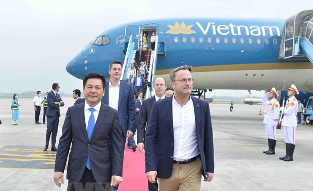 Luxembourg PM begins official visit to Vietnam 