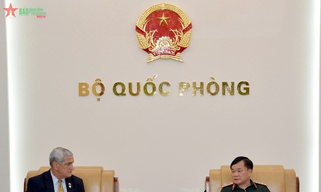 Vietnam, US work together to overcome war consequences