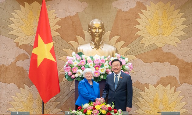 NA Chairman urges US to recognize Vietnam's market economy status 