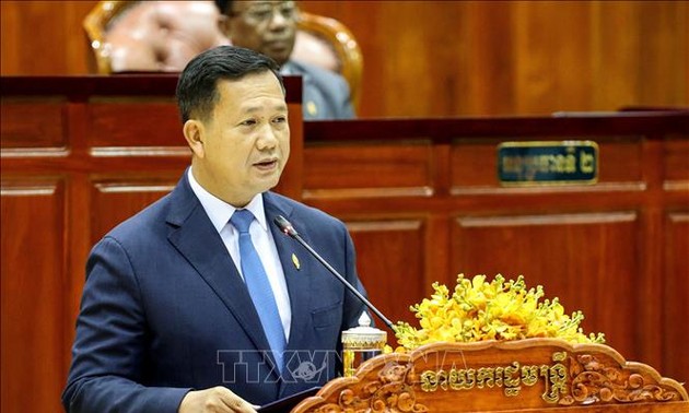 Cambodia Prime Minister begins official visit to Vietnam