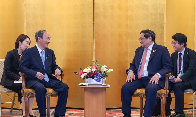 PM meets former Japanese PM Suga Yoshihide, Singapore PM Lee Hsien Loong