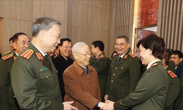 Party leader attends Central Public Security Party Committee conference
