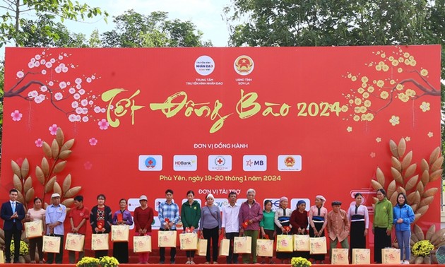 Tet gifts given to disadvantaged people in Son La’s remote areas
