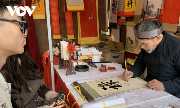 40 calligraphers to join Spring Festival at Hanoi’s Temple of Literature 
