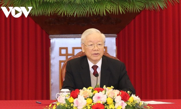 Party leader Nguyen Phu Trong congratulates CPP President Hunsen on Senate election 