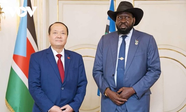Vietnamese Ambassador presents credentials to South Sudan president 