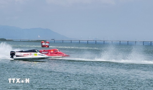 World’s powerboat race Grand Prix thrills spectators in Binh Dinh 