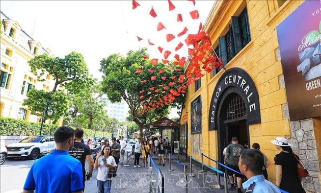 Hanoi attracts foreign tourists as five-day public holiday underway