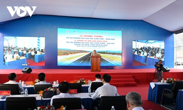 PM attends road sections’ inauguration, inspects drought combat in Ninh Thuan 