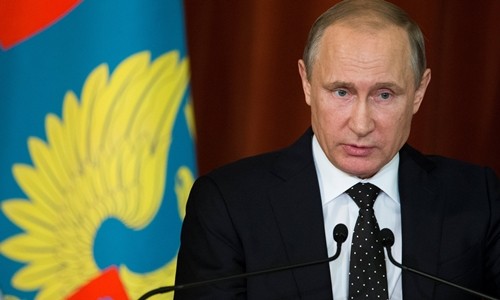 俄总统普京：俄方要经常调整外交政策  以应对挑战和危机 
