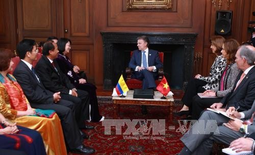  越南国家副主席邓氏玉盛对哥伦比亚进行正式访问 