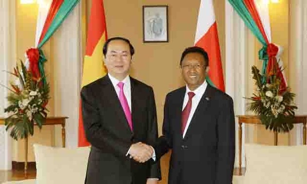 陈大光同马达加斯加总统埃里举行会谈