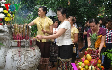 旅居老挝川圹省越南人是巩固越老特殊团结情谊的桥梁 
