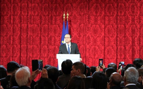 法国总统奥朗德举行招待会庆祝亚洲各国传统春节  