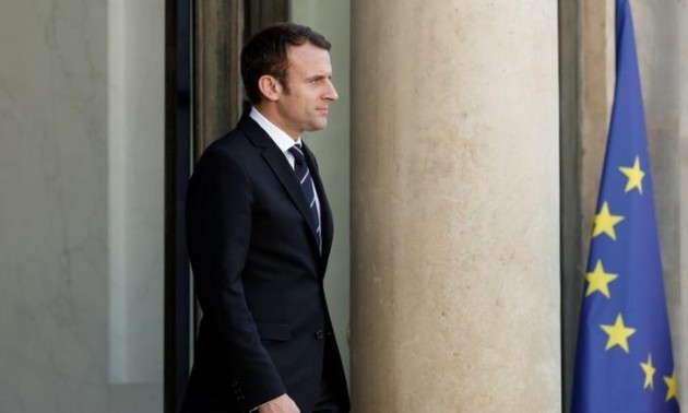  法国公布主要内阁成员名单  
