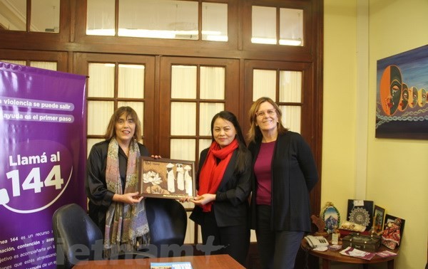 越南妇联代表团对阿根廷进行工作访问