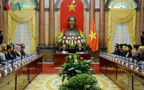 越南国家主席陈大光会见出席最高审计机关亚洲组织第十四届大会的各国代表团团长