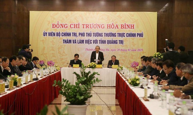 越南政府常务副总理张和平视察广治省