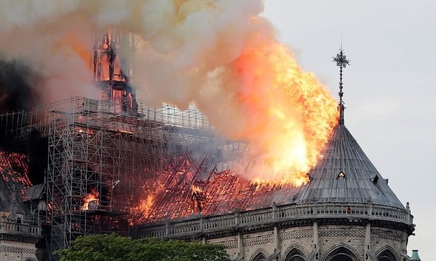 巴黎圣母院火灾：世界多国领导人向法国表示悲痛