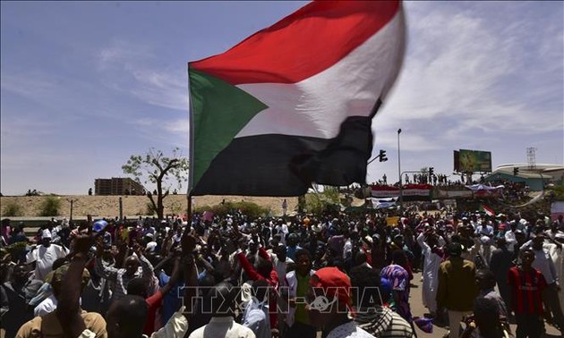 苏丹反对派：愿与军事委员会举行会面
