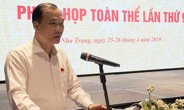 越南国会经济委员会第九次全体会议举行