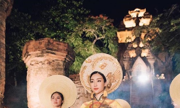 越南庆和省举行2019国家旅游年揭幕艺术表演活动