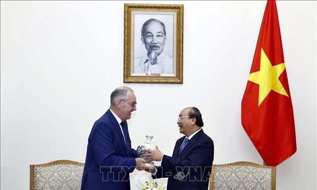 越南一向重视巩固和加强与瑞士的传统友好合作关系