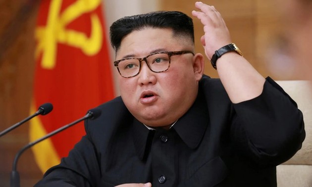 朝鲜最高领导人指导人民军部队联合打击训练