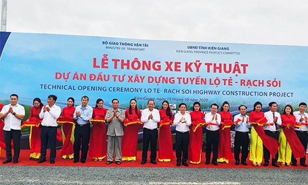 越南坚江省路得 - 迪石高速公路技术性通车