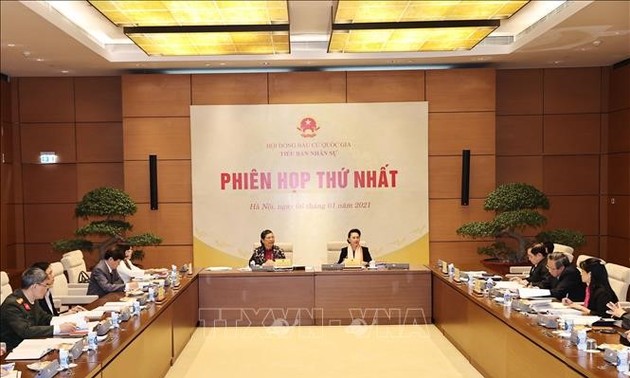 越南国家选举委员会人事小组举行第一次会议