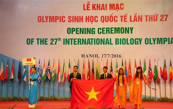 Вьетнамская команда получила две золотые медали на международной Олимпиаде по физике 2016 года