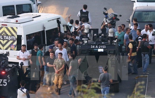 Турция арестовала 35 тысяч подозреваемых в причастности к попытке госпереворота