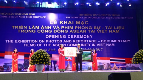Во Вьетнаме состоится выставка фотографий и документальных фильмов о Сообществе АСЕАН  