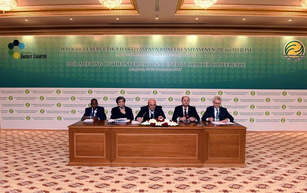 Участники 28-й сессии конференции Энергетической Хартии пообещали обеспечить развитие энергетики