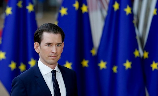 Австрия намерена создавать центры приема беженцев вне ЕС